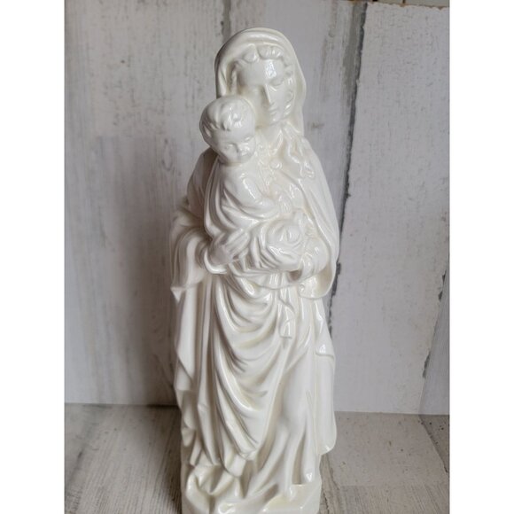 Vintage 1973 white Virgin Mary gust holding baby Jesus nativity figure - Picture 3 of 8